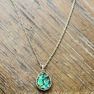 Kendra Scott mother of Perl iridescent gold Necklace Dainty Pendant